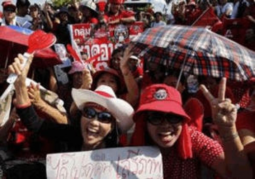 ການແຫ່ຂະບວນປະທ້ວງ ຄັດຄ້ານລັດຖະບານຢູ່ ບາງກອກ